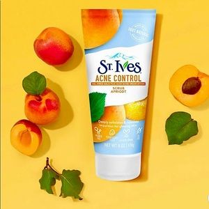 St.Ives Apricot Acne Face Contrast Scrub